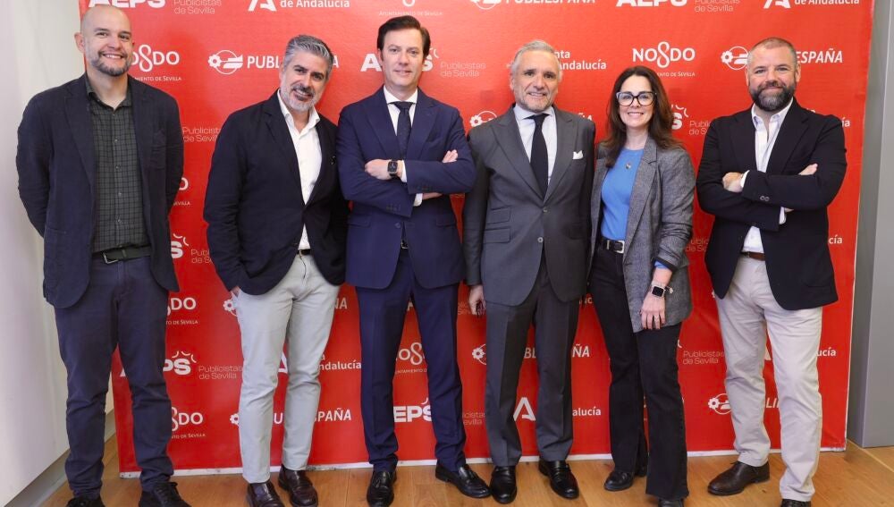 De izquierda a derecha, David Acosta, Antonio García Solís, Salvador Toscano, Juanjo Domínguez, Marina Ramos y Antonio Carlos Rivero