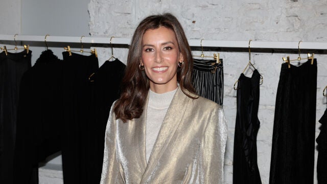 Ana Boyer con look navideño.
