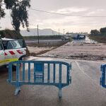 Una carretera cortada por la DANA en Águilas