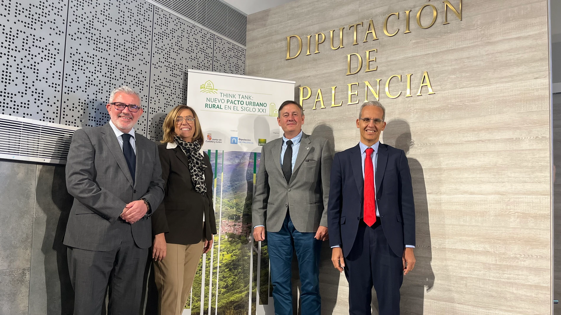 Celebración del foro "thak think" en Palencia con la presencia de Ángeles Armisén