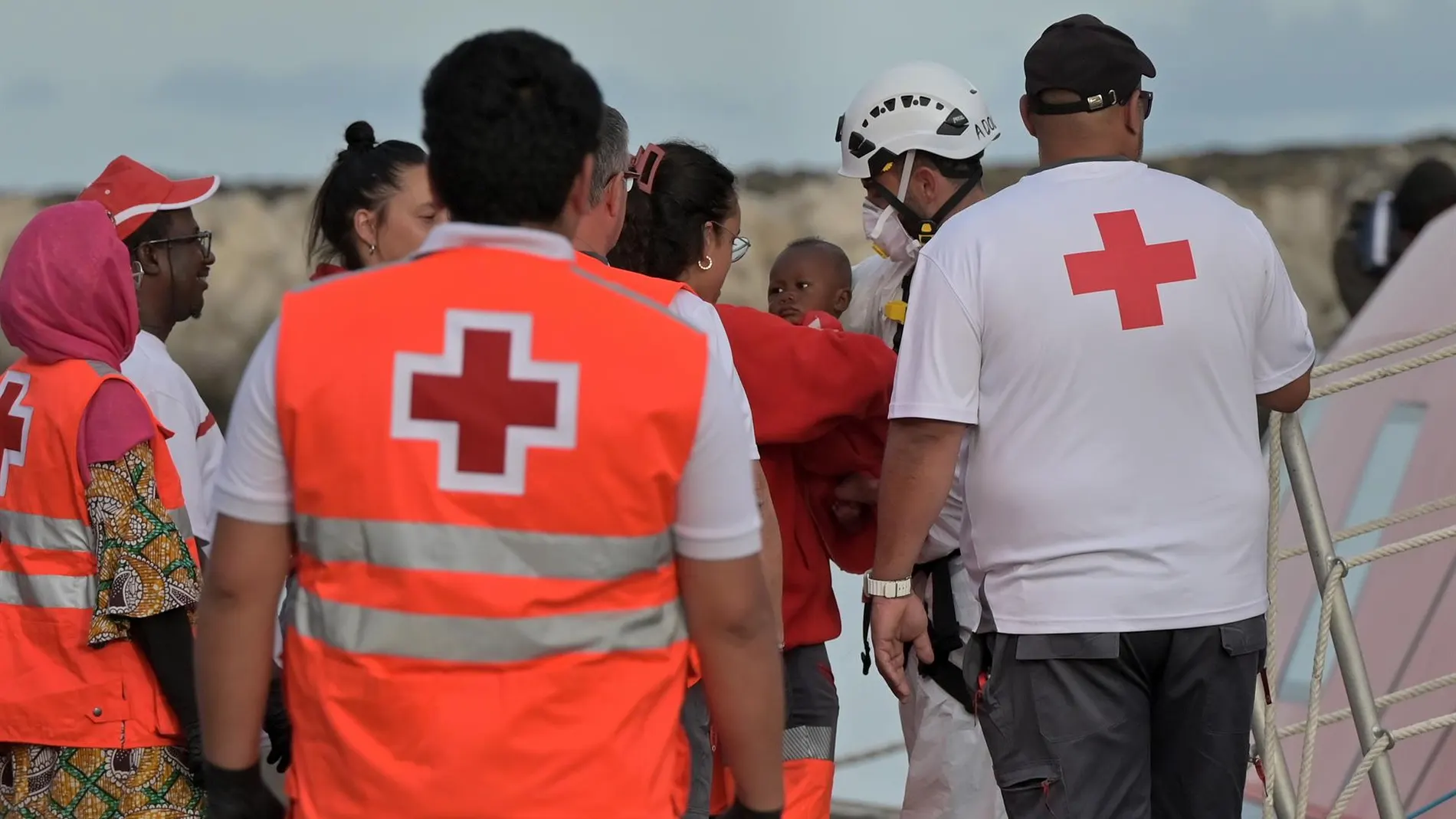 Rescatan cuatro pateras con 278 migrantes en aguas próximas a Canarias en las últimas horas