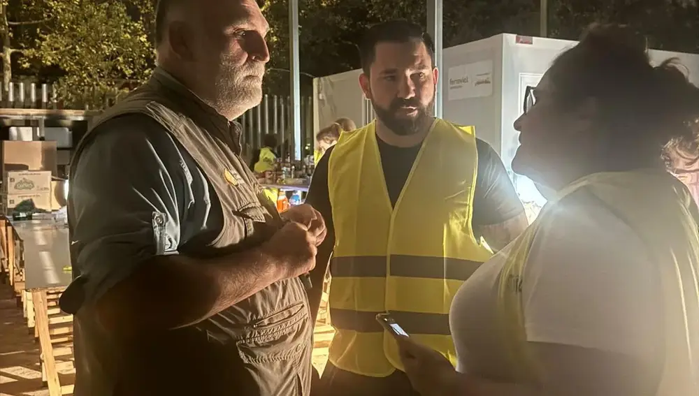José Andrés ayudando con su comida a los afectados por la Dana en Valencia