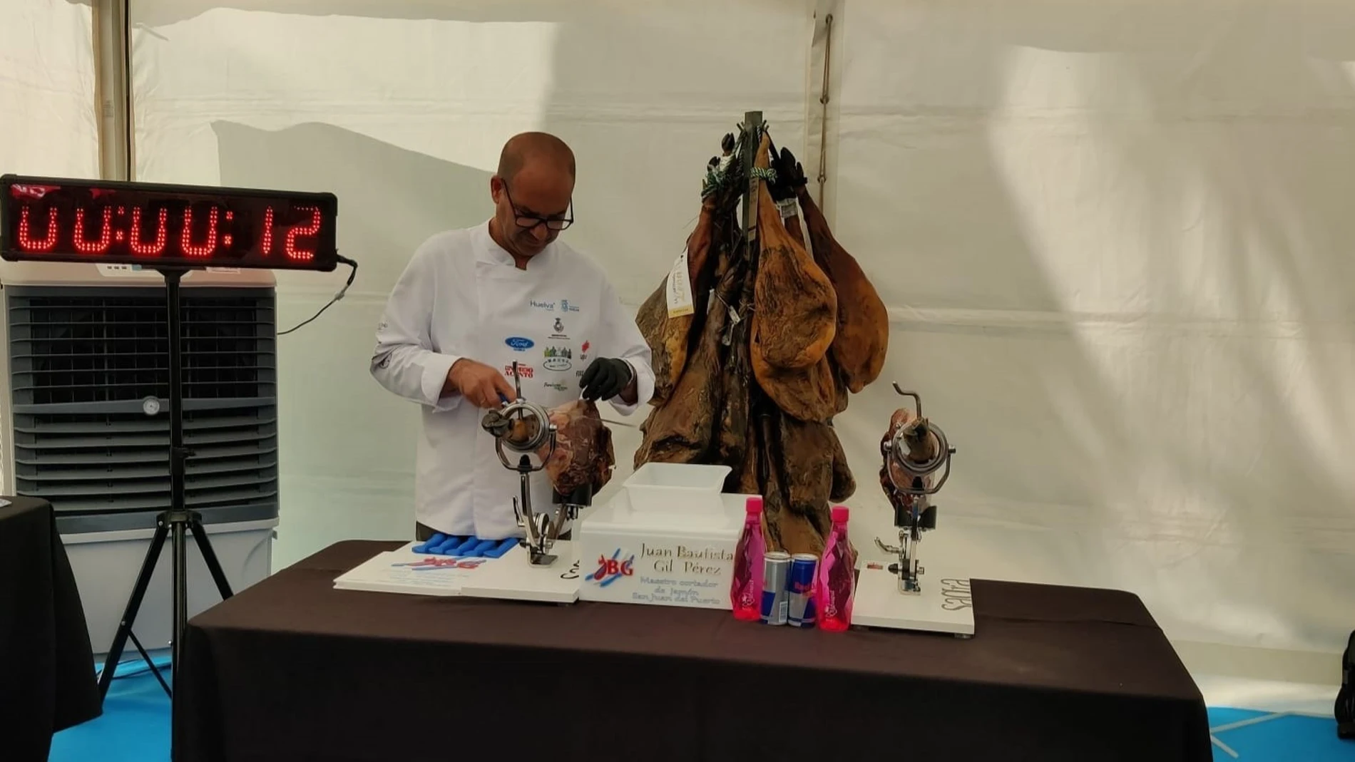 Huelva quiere entrar hoy en el libro Guinnes de los Récords con el plato de jamón más grande del mundo