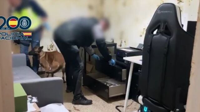 Quince detenidos en Sabadell y Terrassa (Barcelona) por presuntas estafas bancarias a 73 víctimas