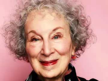 La escritora, profesora de literatura, ensayista y activista política Margaret Atwood La escritora, profesora de literatura, ensayista y activista política Margaret Atwood