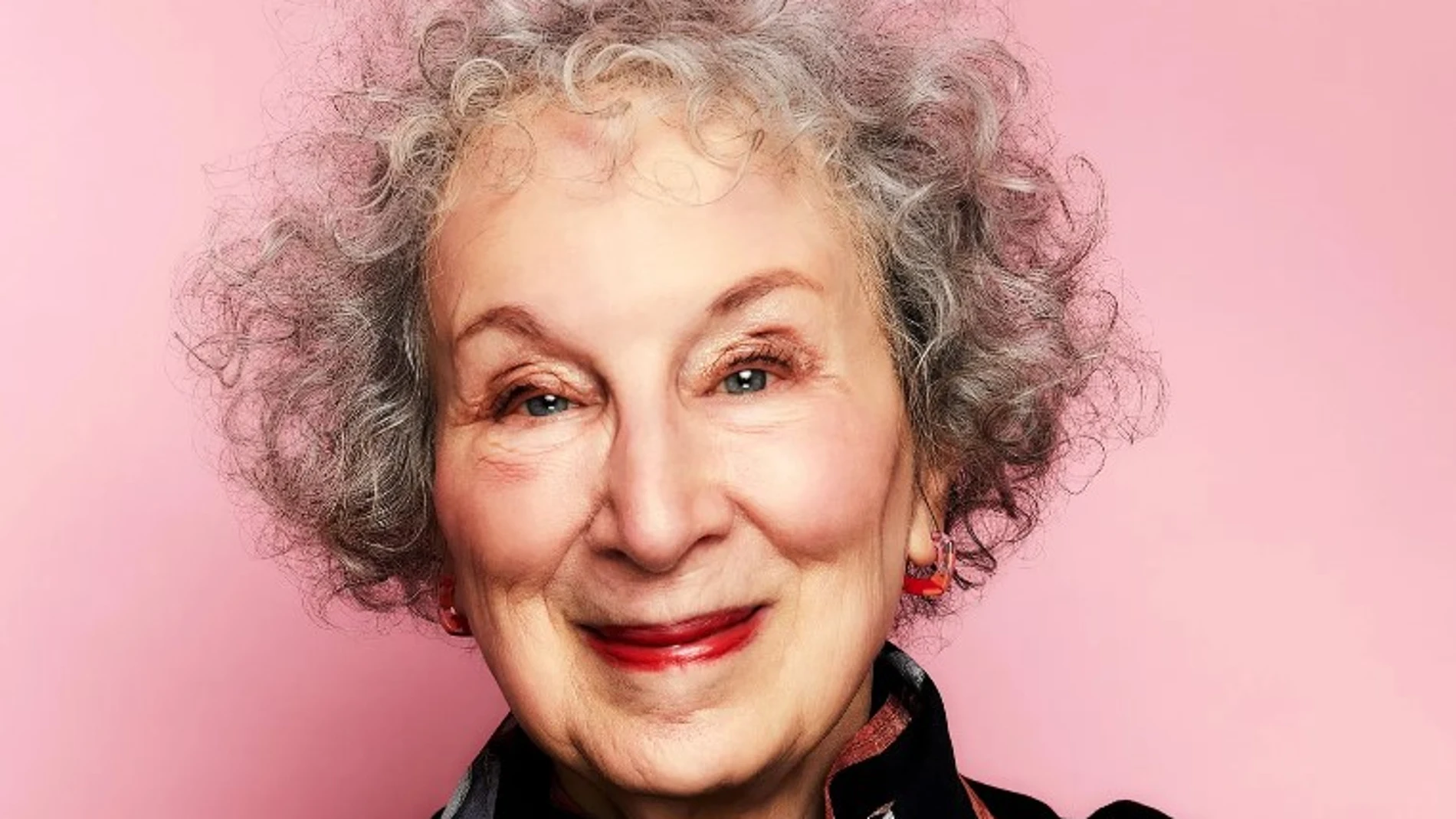 La escritora, profesora de literatura, ensayista y activista política Margaret Atwood