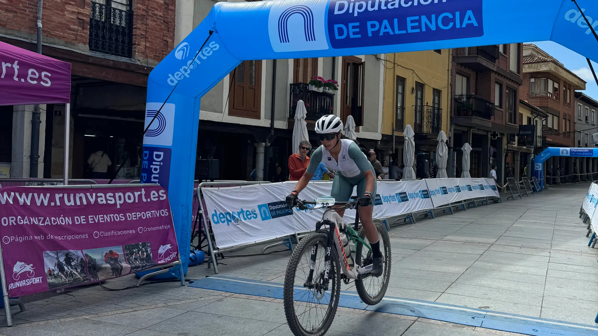 Una de las carreras celebradas este año en el IV Circuito de "La Olmeda Bike" de la Diputación de Palencia