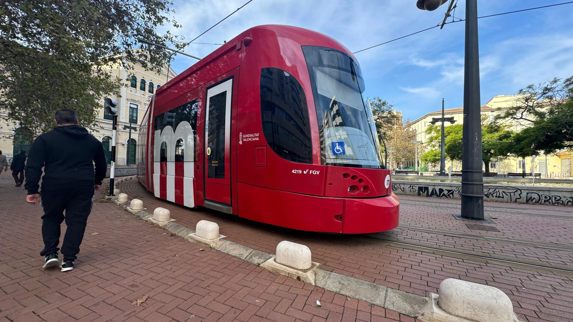 El tranvía de València vuelve a circular para dar servicio a 50.000 personas al día REMITIDA / HANDOUT por FGV Fotografía remitida a medios de comunicación exclusivamente para ilustrar la noticia a la que hace referencia la imagen, y citando la procedencia de la imagen en la firma 09/11/2024