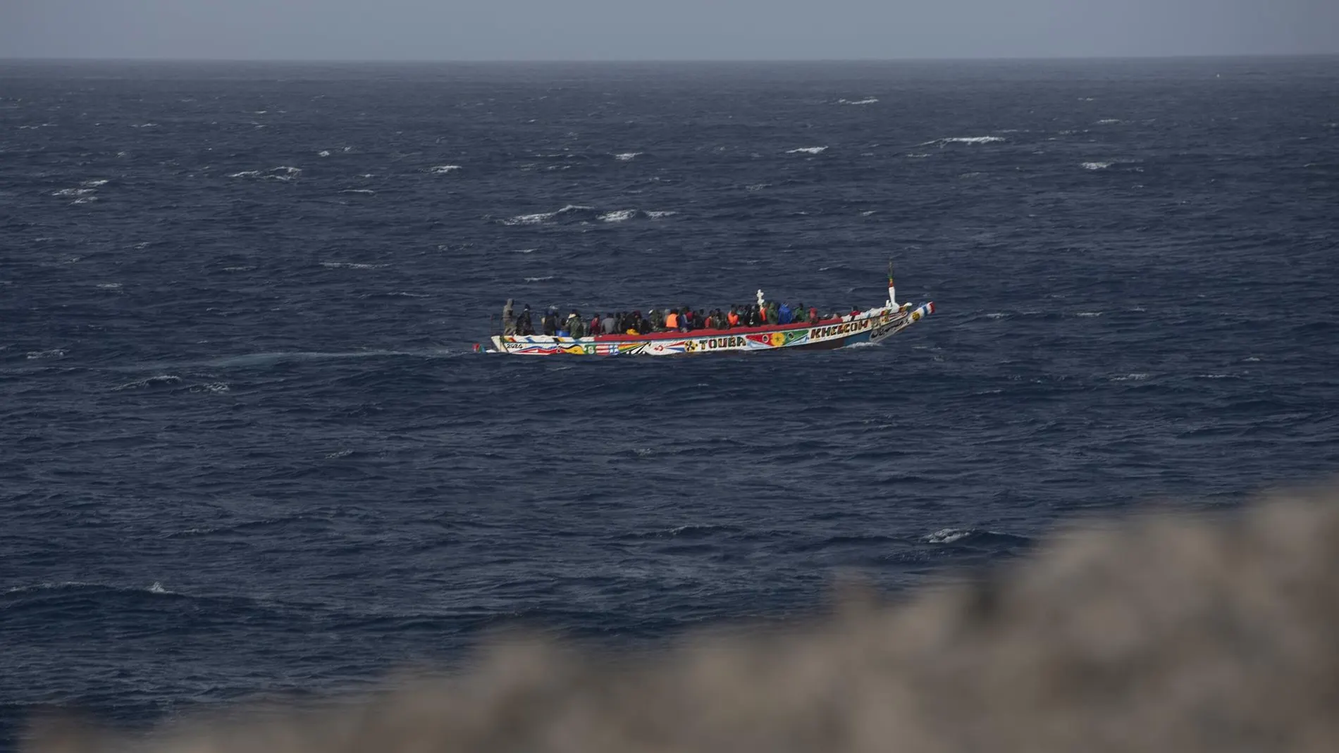 AMP.- Llegan dos cayucos a El Hierro con 164 migrantes