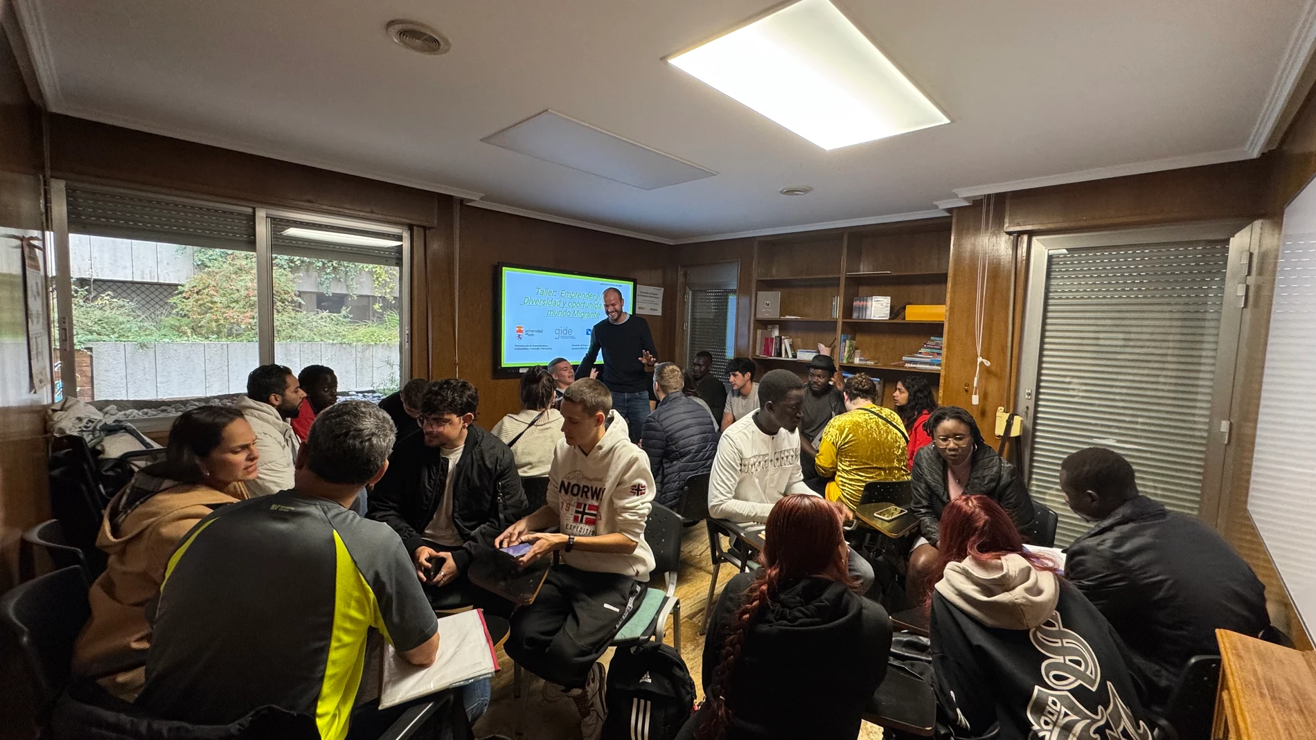 Taller de emprendimiento entre personas migrantes