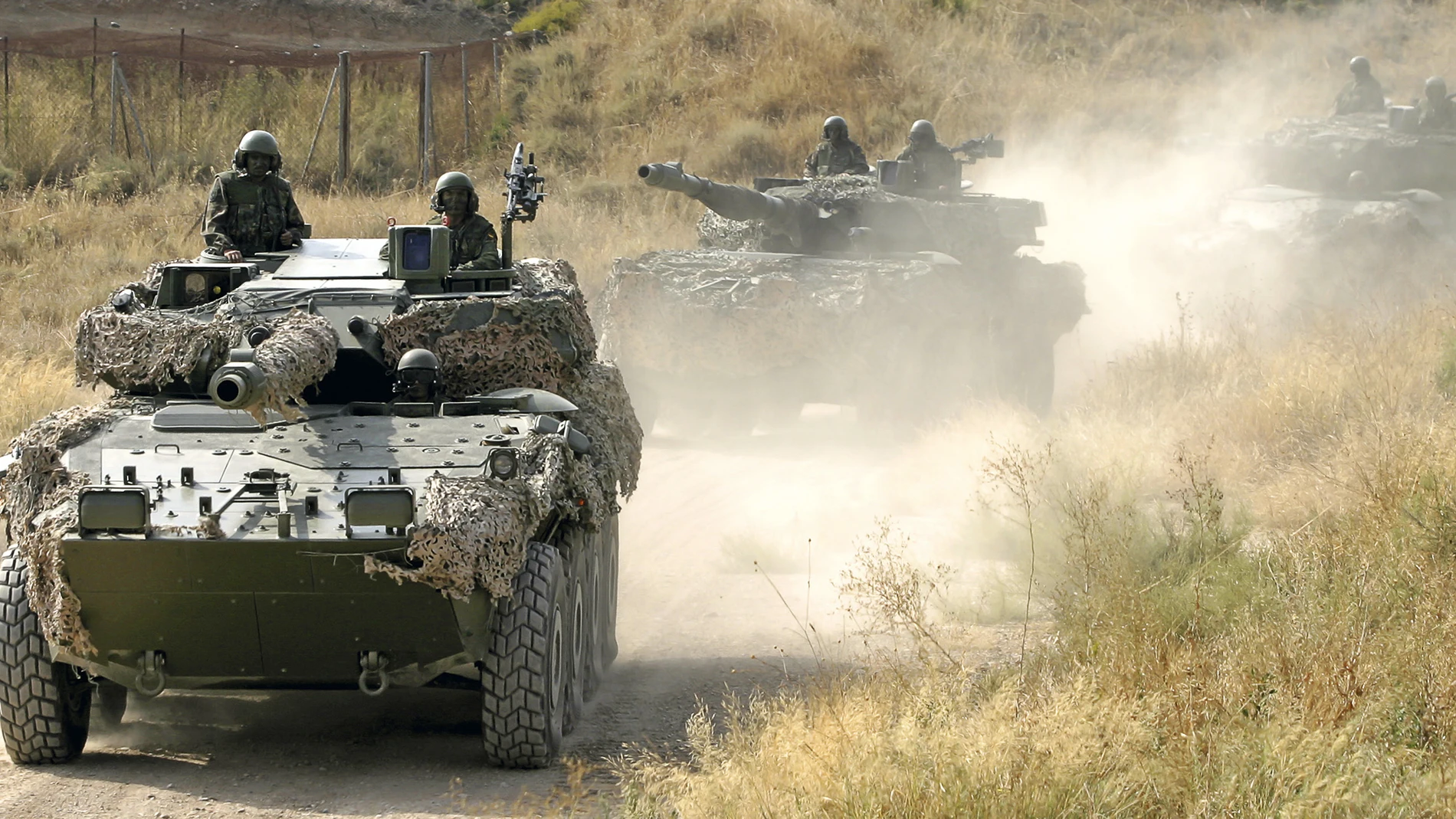 Varios vehículos Centauro del Ejército de Tierra español