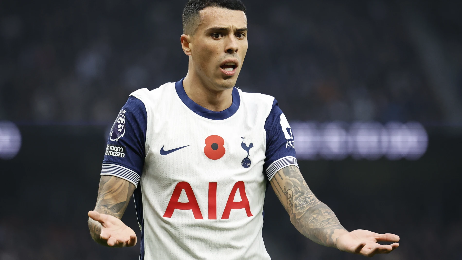 London (United Kingdom), 10/11/2024.- Pedro Porro of Tottenham reacts during the English Premier League match between Tottenham Hotspur and Ipswich Town in London, Britain, 10 November 2024. (Reino Unido, Londres) EFE/EPA/TOLGA AKMEN EDITORIAL USE ONLY. No use with unauthorized audio, video, data, fixture lists, club/league logos, 'live' services or NFTs. Online in-match use limited to 120 images, no video emulation. No use in betting, games or single club/league/player publications.