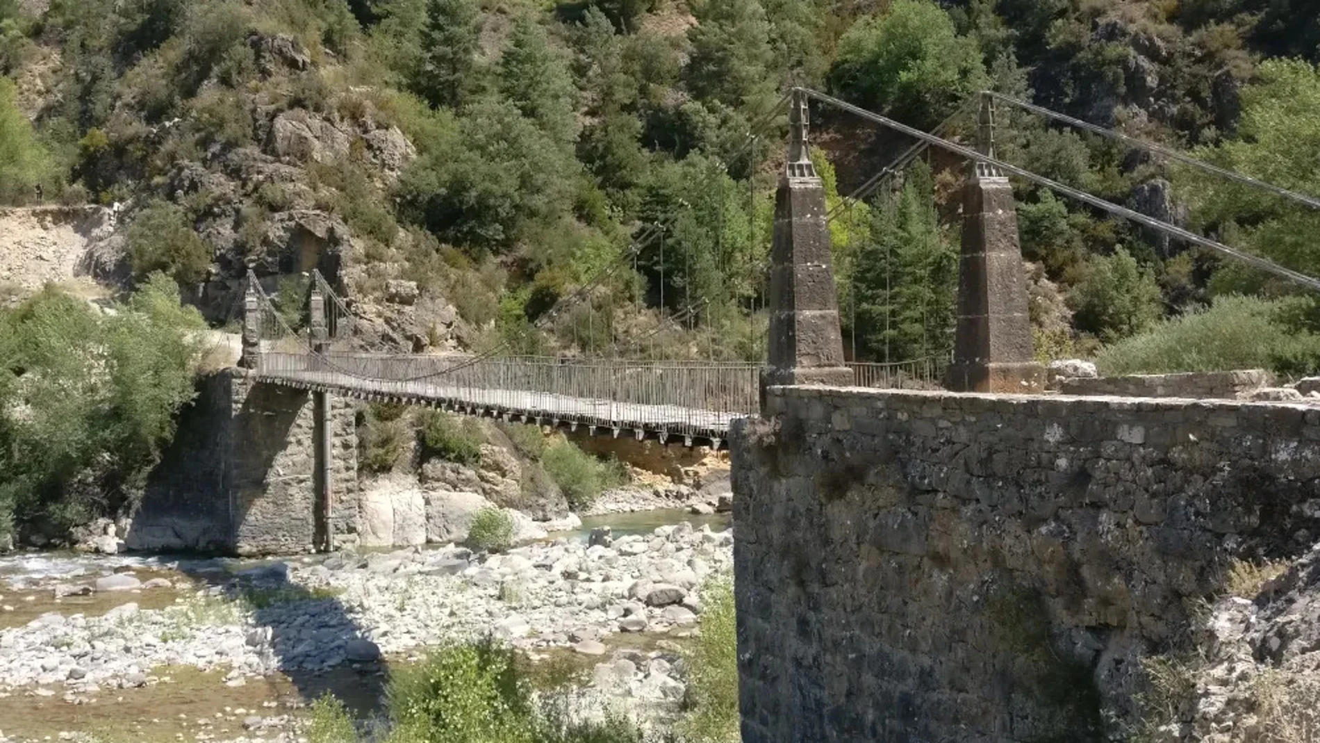 El último puente colgante del siglo XIX se encuentra en los Pirineos aragoneses