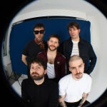 De izda. a dcha. y de arriba a abajo: Frankie Ríos, Tommy DeWolfe, Fer Naval, Jorge Betrán y Abel Maregil: Camellos