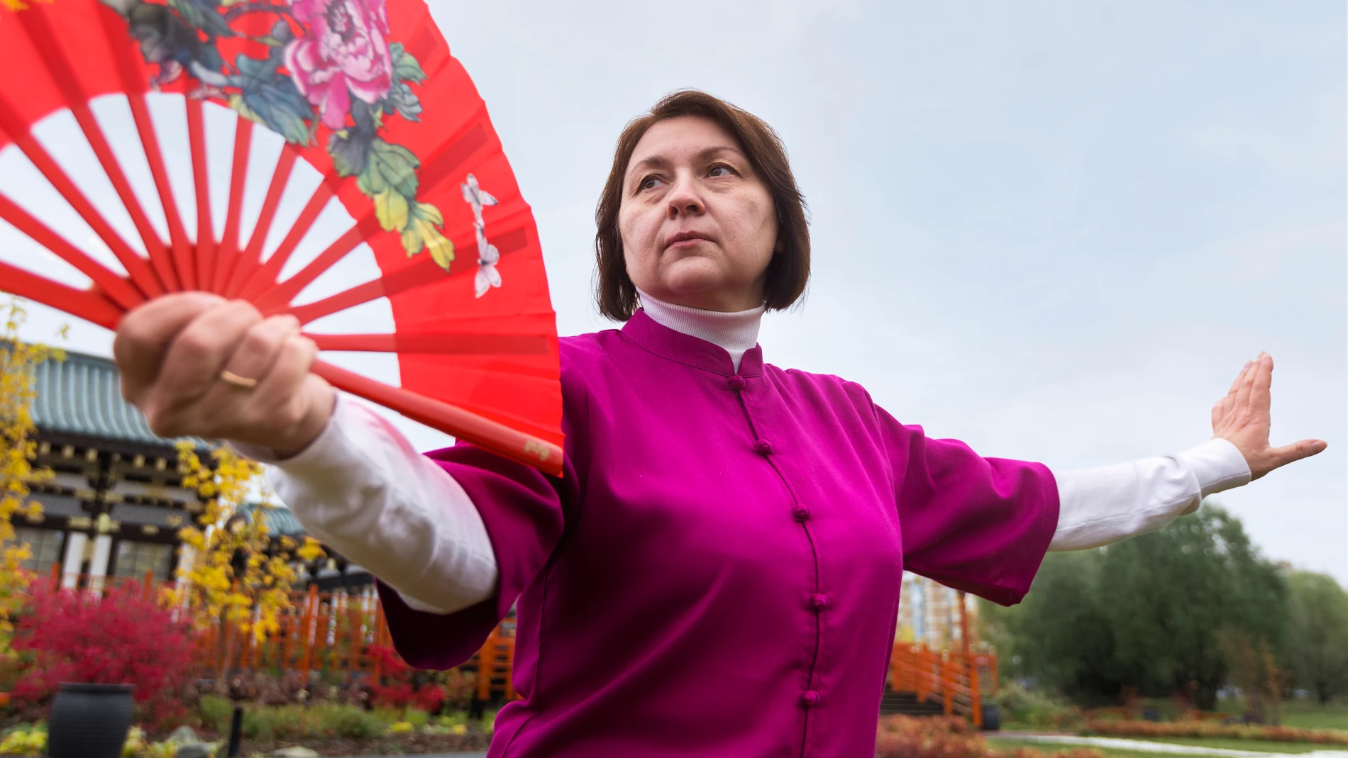 Mujer practicando Tai Chi en China