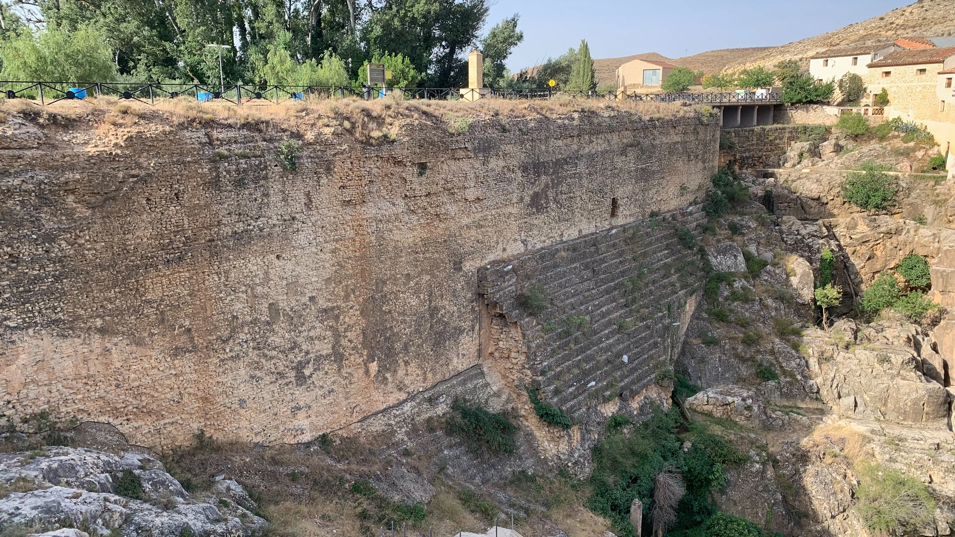 La presa romana de Almonacid de la Cuba, La Cuba