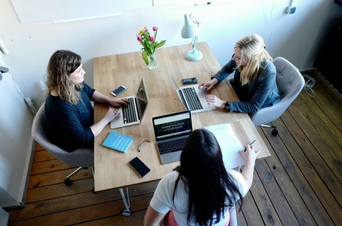 Banco Santander lanza un año más su programa internacional de liderazgo femenino SW50