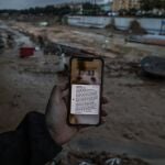 Mensaje de alerta de Protección Civil, a 13 de noviembre de 2024, en Catarroja, Valencia, Comunidad Valenciana (España). El pasado 29 de octubre una DANA asoló la provincia de Valencia. 
