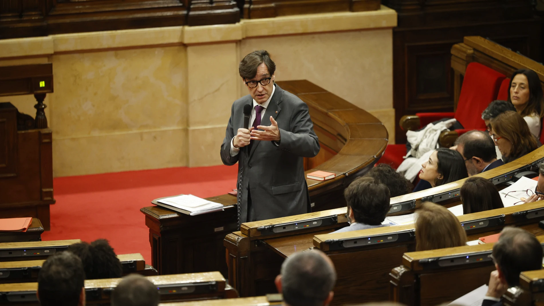 El presidente de la Generalitat, Salvador Illa, en el pleno del Parlament, a 13 de noviembre de 2024 KIKE RINCON - EUROPA PRESS 13/11/2024