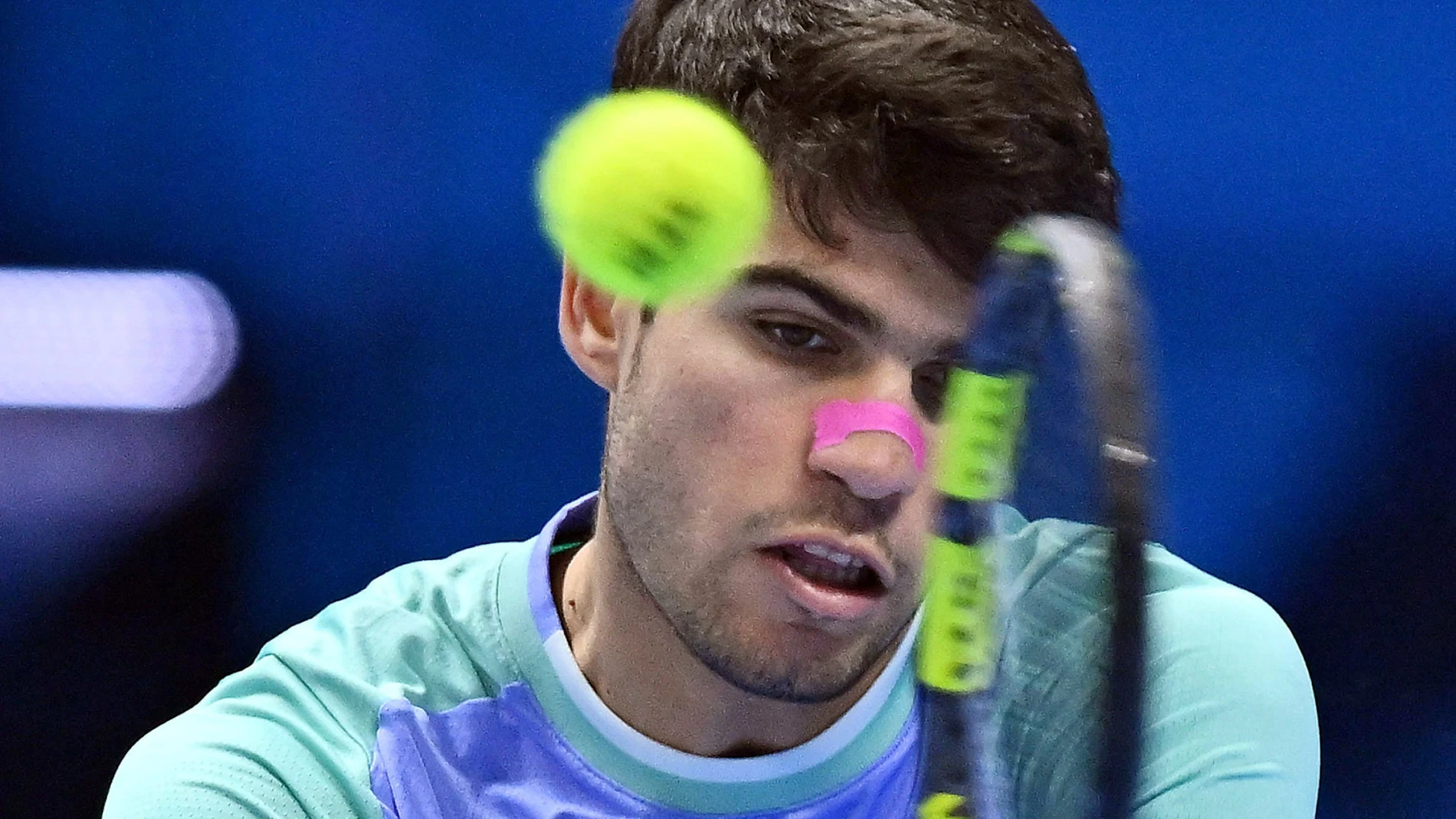 Turin (Italy), 13/11/2024.- Carlos Alcaraz of Spain hits a backhand during his Round Robin match against Andrey Rublev of Russia at the Nitto ATP Finals in Turin, Italy, 13 November 2024. (Tenis, Italia, Rusia, España) EFE/EPA/ALESSANDRO DI MARCO