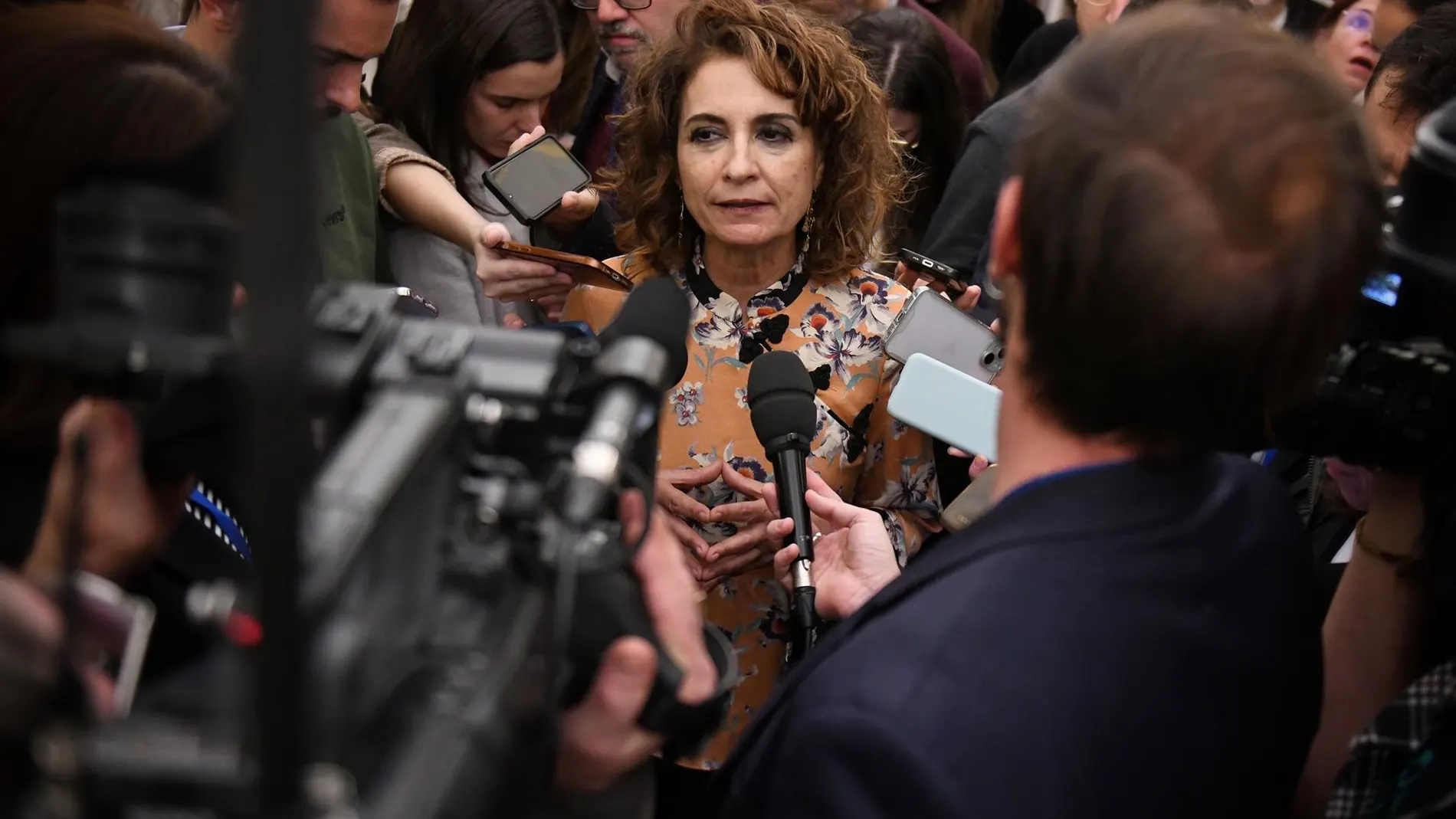 Montero replica a Feijóo que Ribera no suspendió el examen y le acusa de generar inestabilidad en la UE