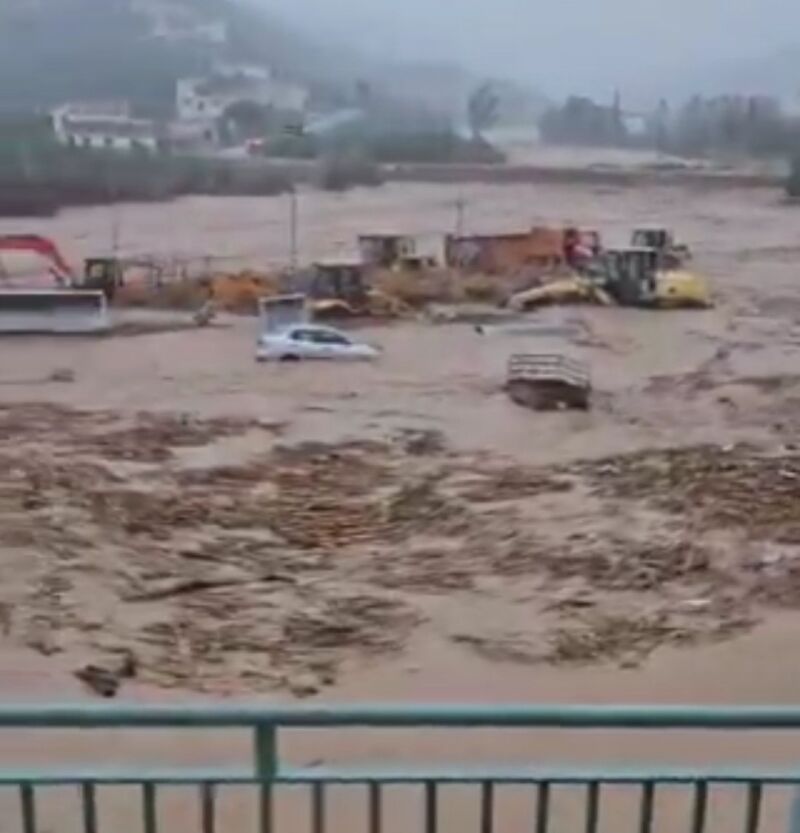 Río Benamargosa, en Málaga, desbordado