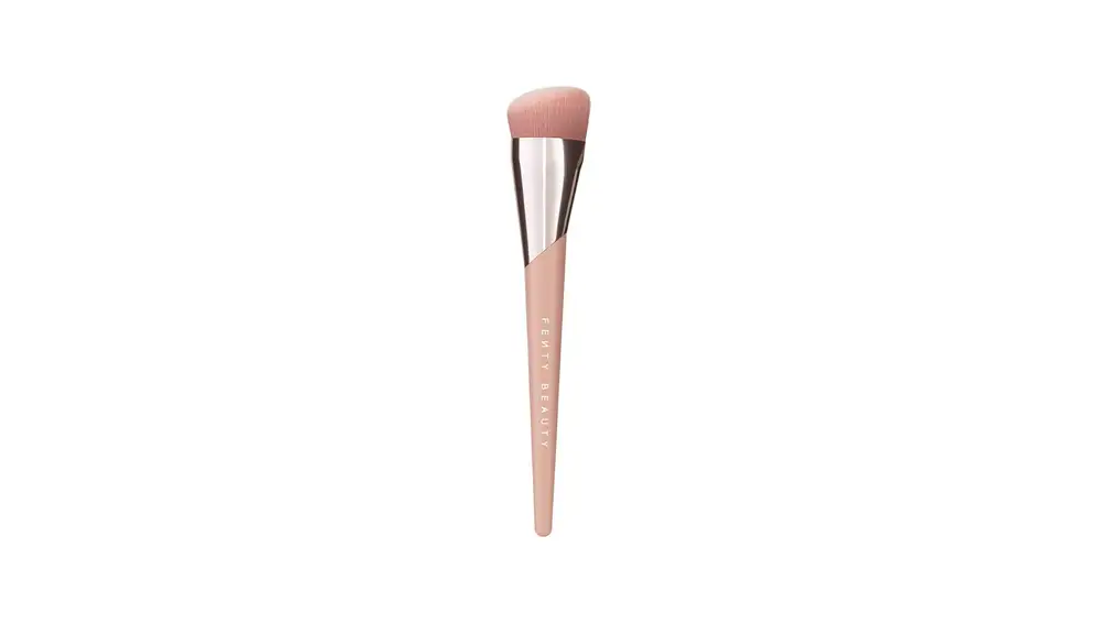 Precision foundation brush 145