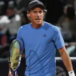 El exfutbolista del Atlético de Madrid Diego Forlán debuta como profesional del tenis