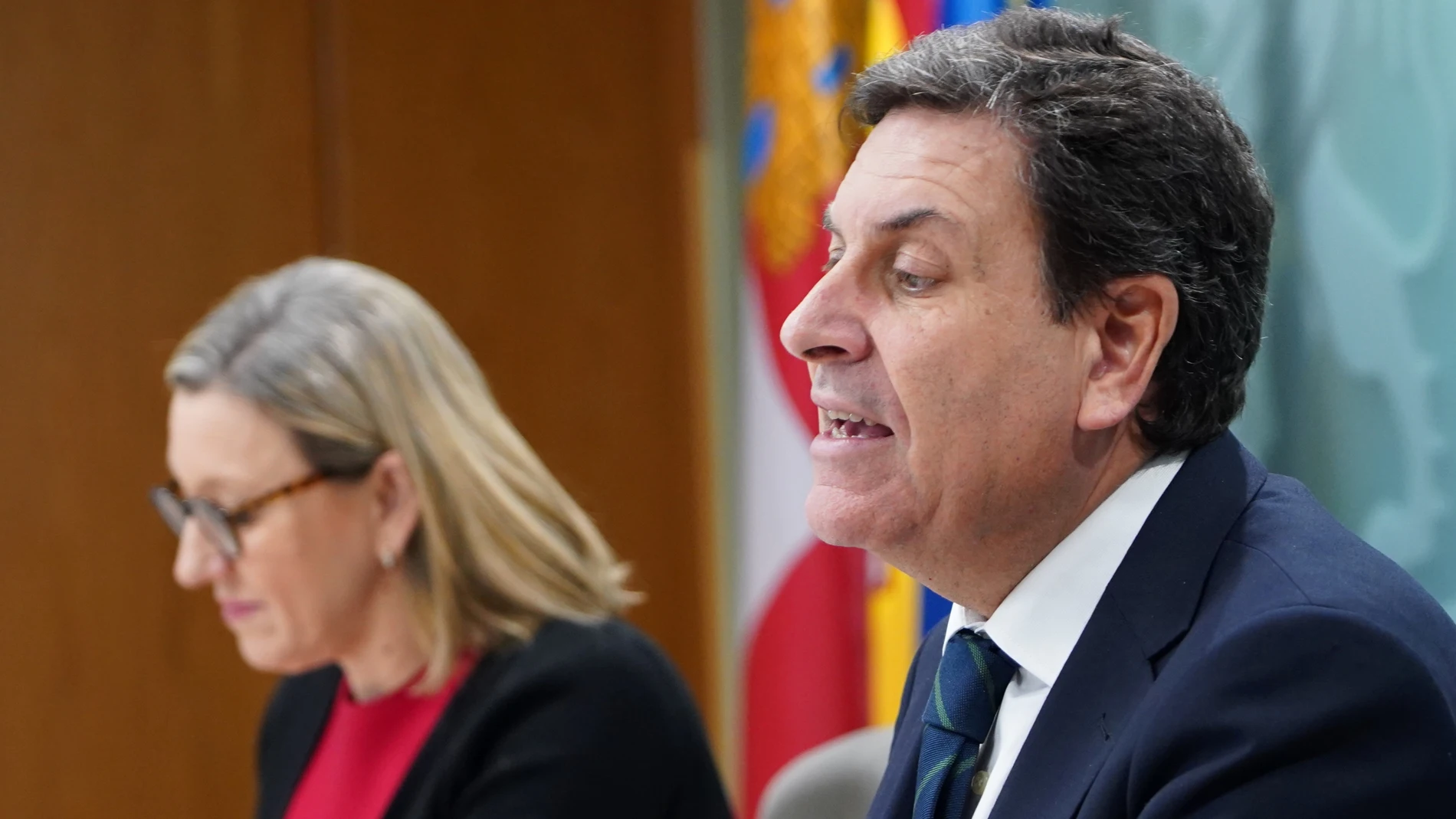 Fernández Carriedo atiende a la prensa tras el Consejo de Gobierno junto a Isabel Blanco