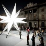 Imagen virtual de la estrella que sustituirá el pesebre en la plaza Sant Jaume
