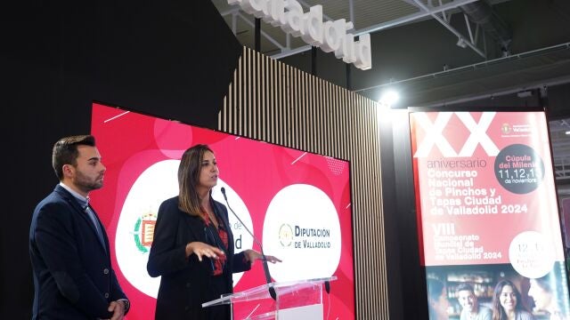 La concejal Blanca Jiménez presenta la oferta de Valladolid junto al diputado Roberto Migallón
