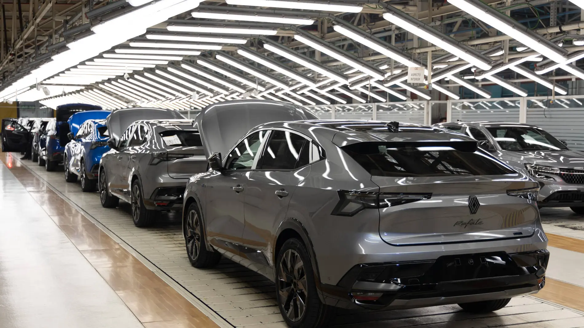Modelos de Renault Rafale en la factoría de Palencia