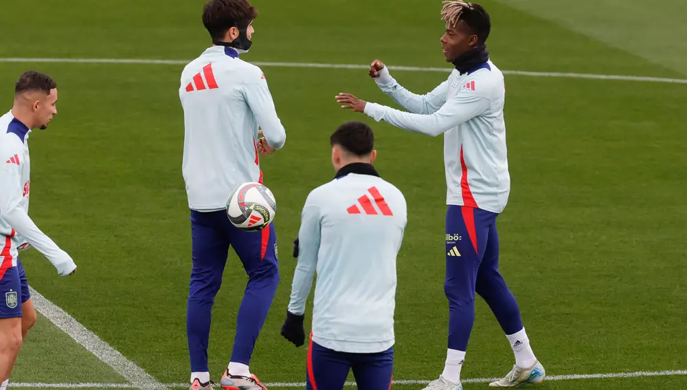 Cubarsí y Morata se suman al grupo en el último entrenamiento en la Ciudad del Fútbol