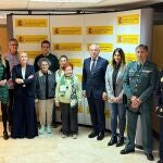 El delegado del Gobierno, Nicanor Sen, junto a los premiados ‘Meninas 2024’