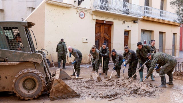 Continúan los trabajos de limpieza en Algemesí