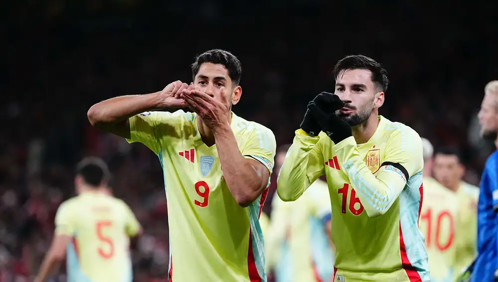 Fútbol/Selección.- Crónica del Dinamarca - España, 1-2