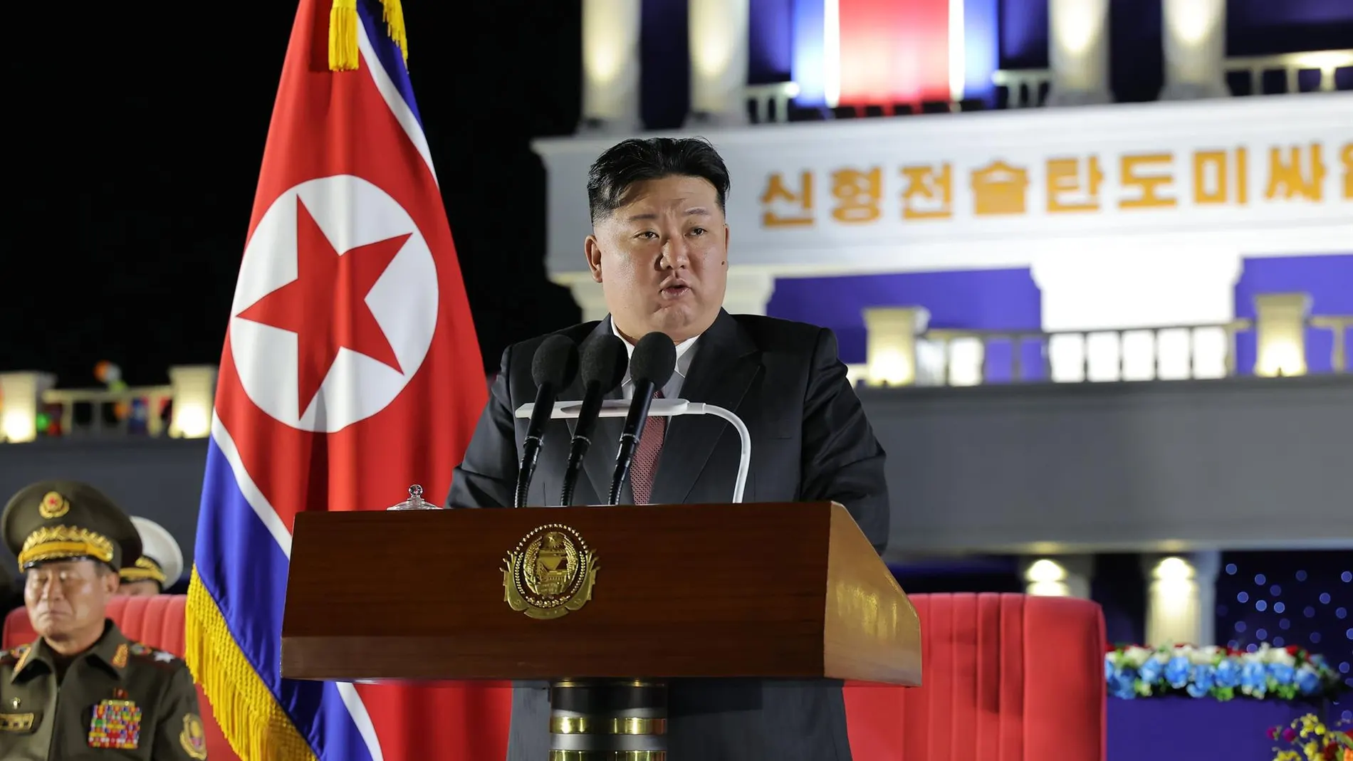 Corea.- Kim Jong Un ordena priorizar una "producción masiva" de drones kamikaze