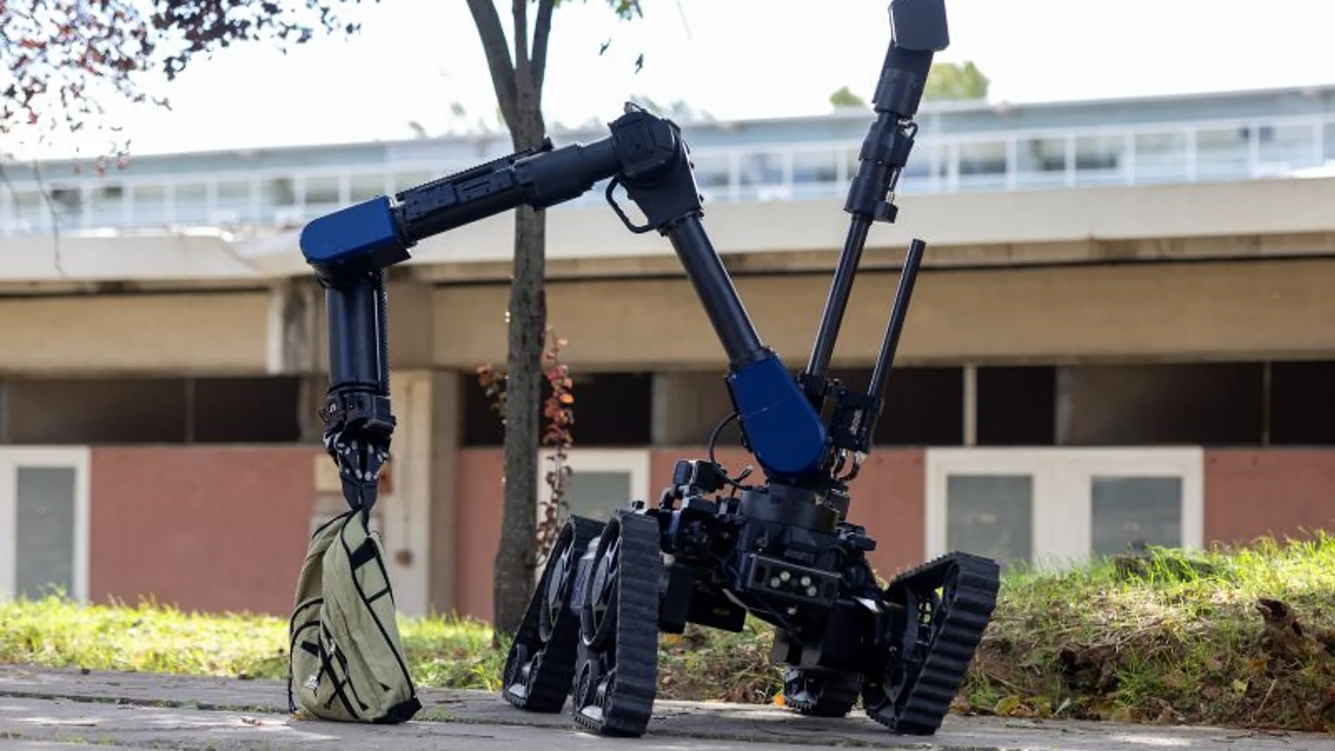 Robot “aunav.NEO HD” fabricado por Escribano