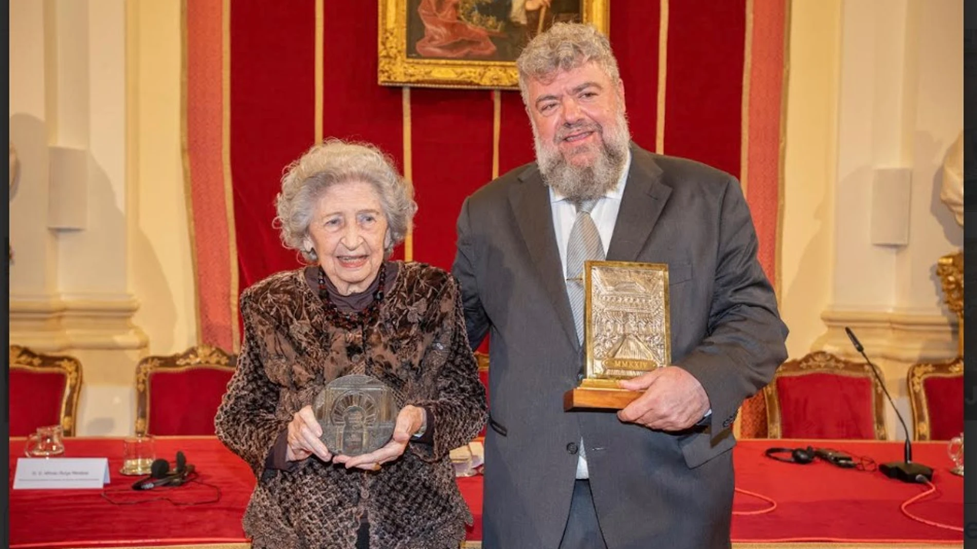 Los premiados Juan Luis Camacho y Camacho y Carmen Añón