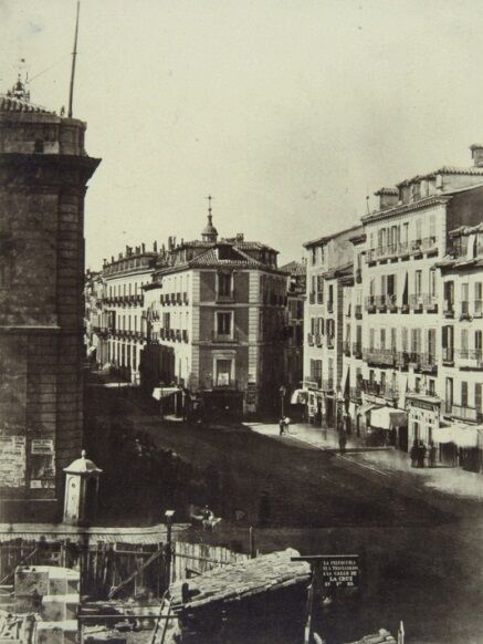 La Puerta del Sol de Madrid en 1857, antes de la reforma