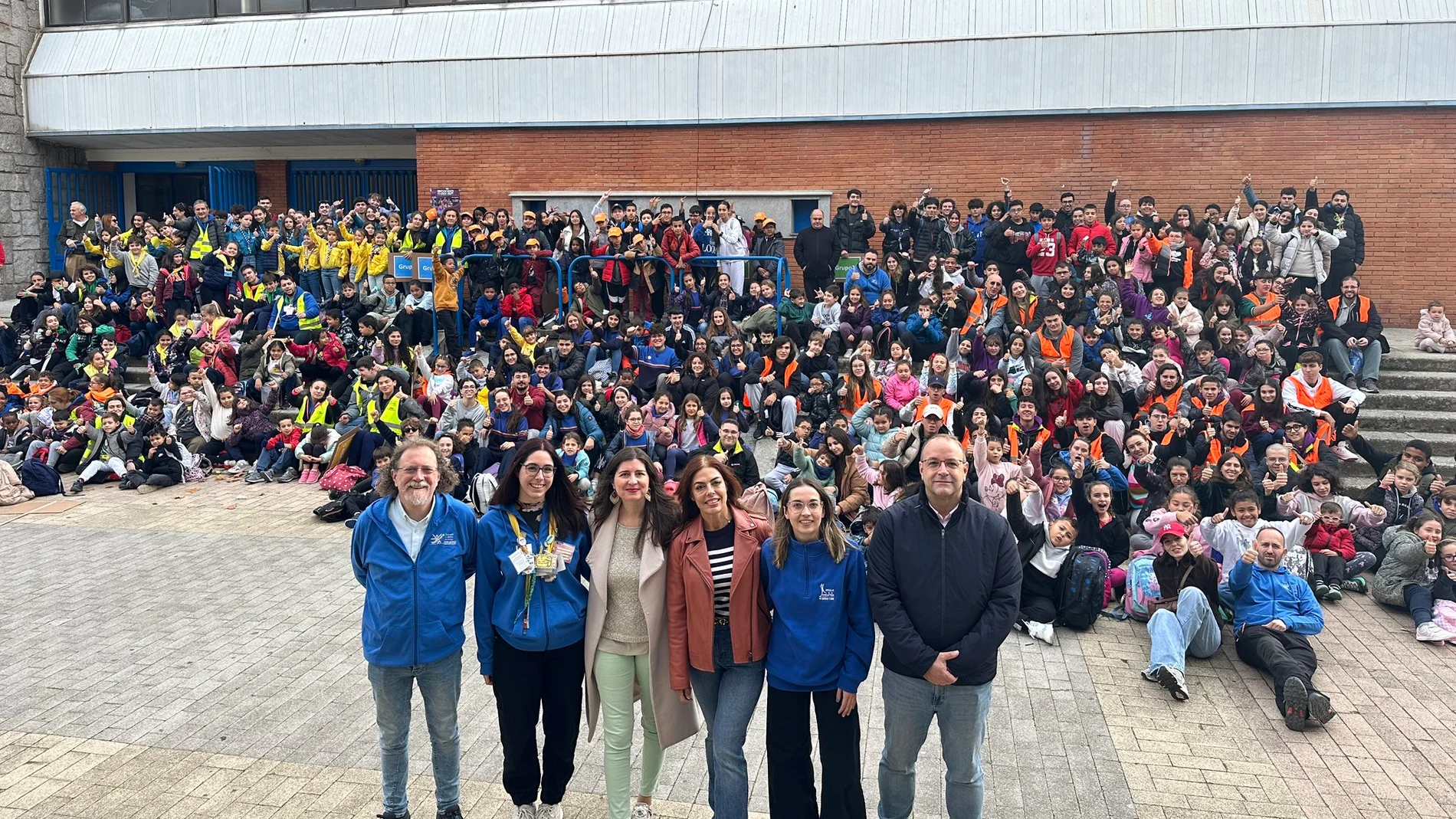 Los concejales Miryam Rodríguez y Roberto Martín durante el encuentro de niños, adolescentes y jóvenes en Salamanca