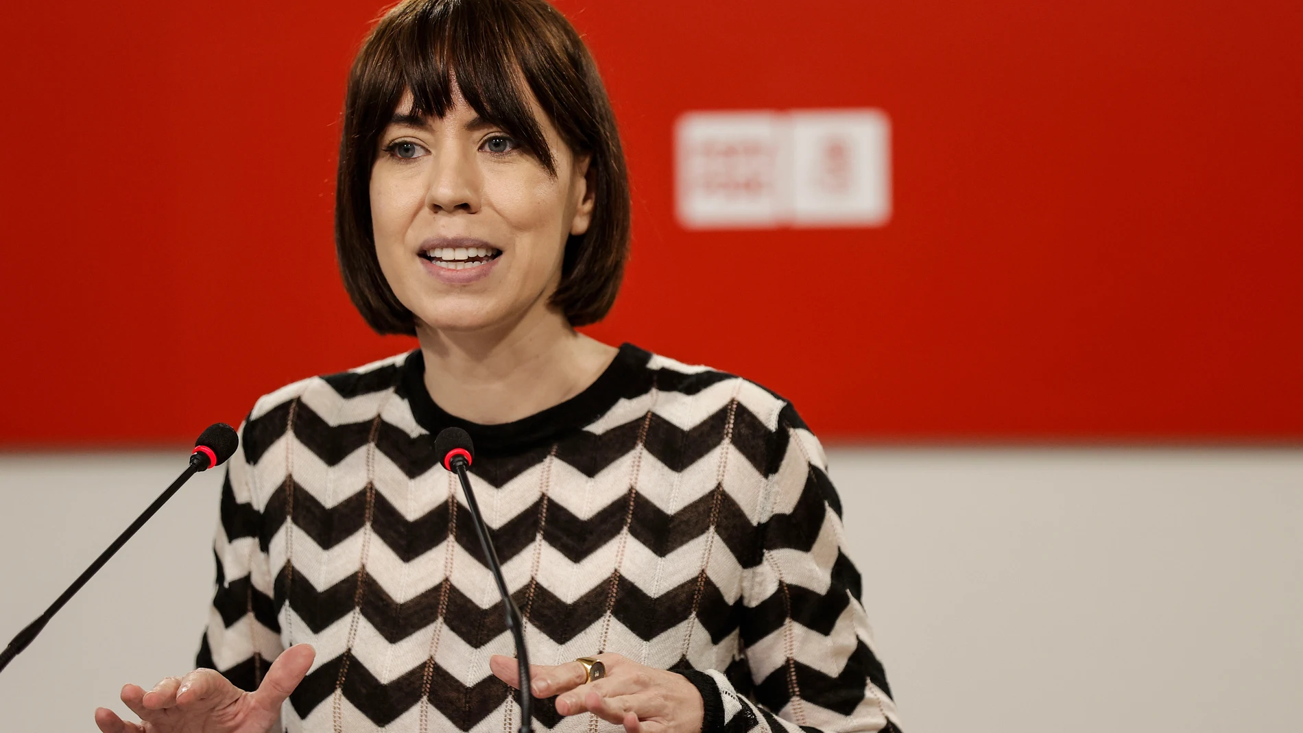 GRAFCVA3946. VALENCIA, 16/11/2024.- La secretaria general del PSPV-PSOE, la ministra Diana Morant, atiende a los medios de comunicación para valorar la situación política de la Comunitat Valenciana tras la comparecencia parlamentaria del viernes del president de la Generalitat, Carlos Mazón, para tratar sobre la gestión de la dana del 29 de octubre. EFE/Manuel Bruque