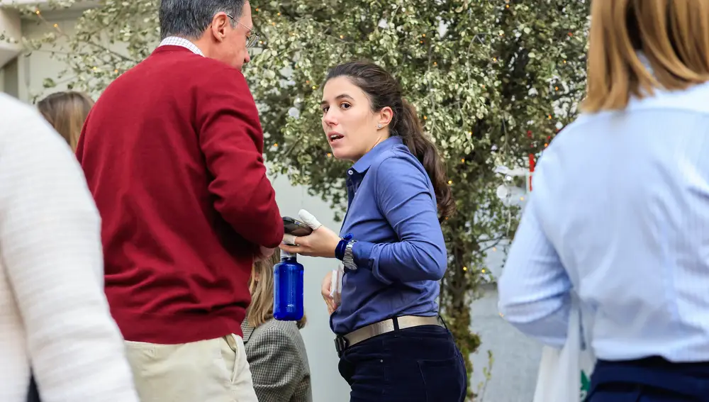 Teresa Urquijo en el rastrillo Nuevo Futuro en Madrid.