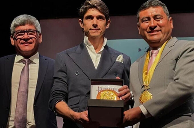 Sebastián Castella gana su cuarto "Escapulario de Oro" en Lima Sebastián Castella gana su cuarto "Escapulario de Oro" en Lima