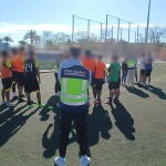 Los detenidos prometían a los jóvenes que iban a ser jugadores de fútbol profesional; la operación policial se ha desarrollado en Elche, Orihuela y Ceuta