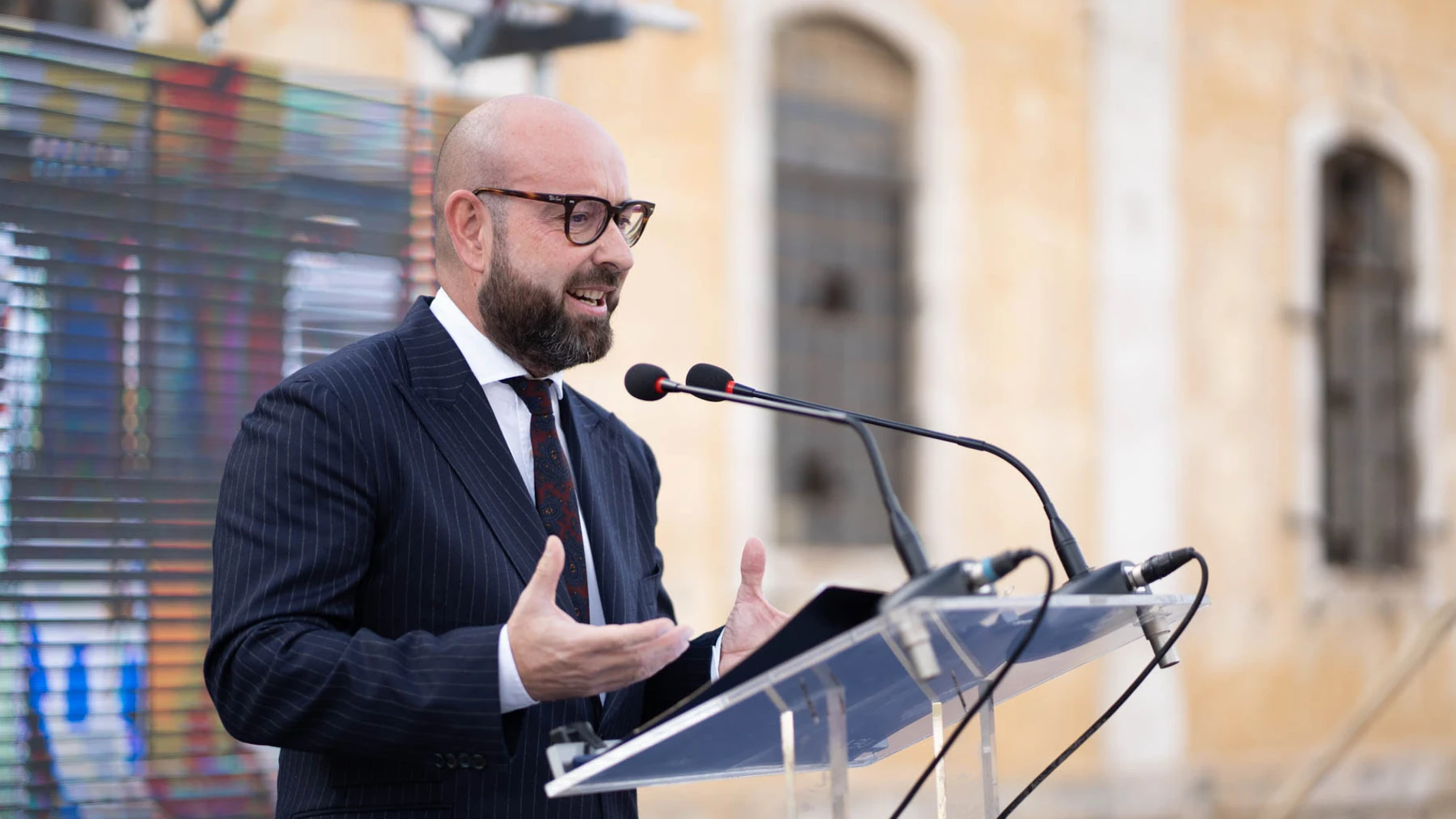 El presidente de la compañía, Jesús Vera, durante el acto de primera piedra del Residencial Artillería