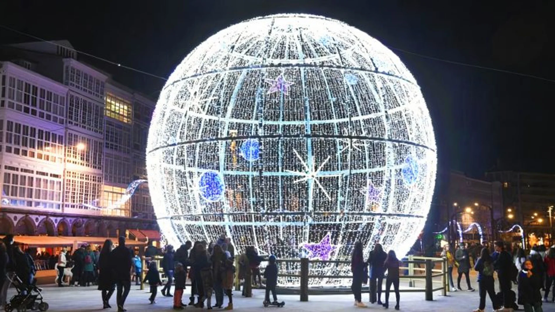 Bola de luz en La Marina