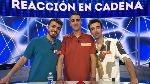 Raúl, Borjamina y Bruno, los Mozos de Arousa