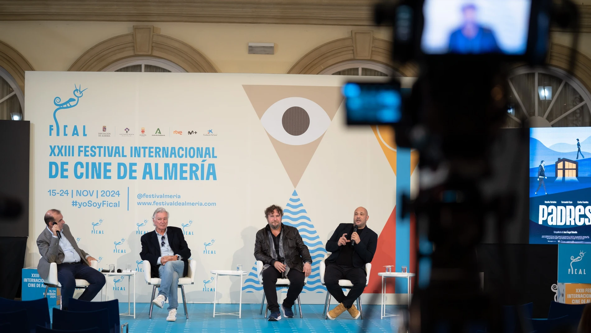 Presentación de "Padres" en Fical
