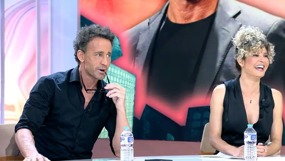 Álvaro Muñoz Escassi y Sheila Casas en "TardeAR"